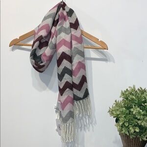 Chevron‎ scarf with fringe New